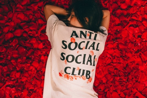 Anti Social Social Club 情人节别注系列：高调宠自己，自爱最潮