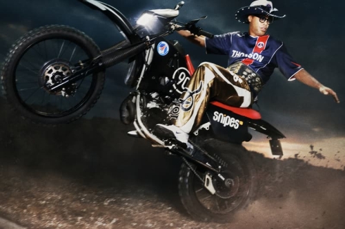 PSG 与 Nike 复刻 2004-05「T90」经典战袍