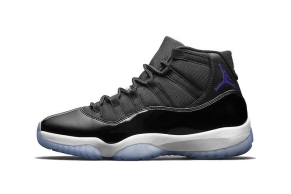 消息称 Air Jordan 11 传奇配色「Space Jam」鞋款有望于 2026 年回归?
