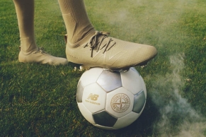 Stone Island × New Balance 联乘推出 Furon V8 足球战靴