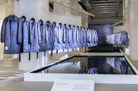 JiyongKim 在 Pitti Uomo 110 推出 Sun-Bleached 大型装置
