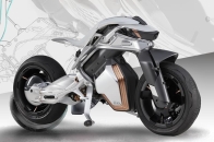 Yamaha 将机械人技术与 AI 融入 MOTOROiD 2 概念电单车