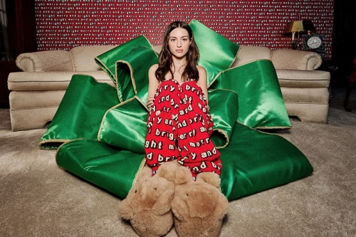 SKIMS 携手 Cactus Plant Flea Market 推出限量节日联乘胶囊系列