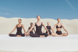 Kim Kardashian 推出 NikeSKIMS 全新「Studio Stretch」胶囊系列正式登场