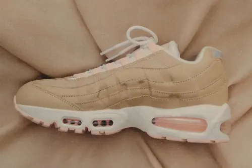 Nike × Kith「Linen」系列重温 25 年球鞋历史