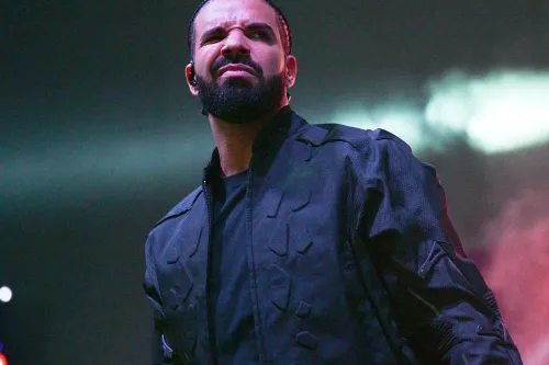 Drake 携三张新专空降 Billboard 200 榜单，包揽第 1、2、3 名