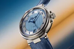 Breguet 为 Marine 系列推出周年纪念「Quai de L’Horloge」机刻雕花表盘