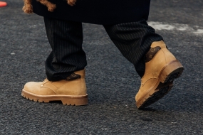 Street Style: 2024 秋冬巴黎时装周街头鞋款趋势