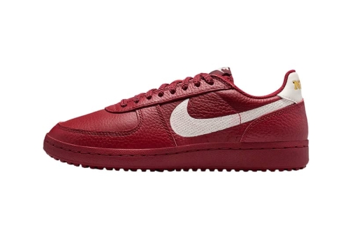 Nike 为 Field General「Team Crimson」鞋款添上夺目金色印记