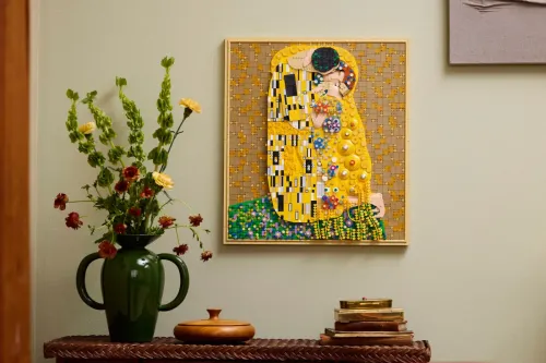 LEGO Art 4,000 块积木打造 Gustav Klimt《The Kiss》金属金色立体挂墙作品