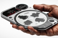 这款概念随身播放器，把「聆听」变成一场可触碰的仪式