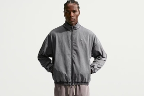 Devin Booker 携手 Nike 推出 Book Woven Game Jacket