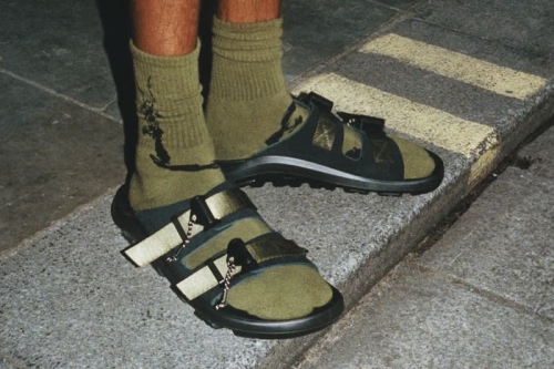 Maharishi 携手 Birkenstock 推出全新 Mogami Terra Tech 军事风格联名鞋款