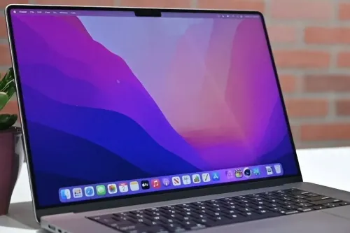 Apple 苹果零售店据称 11 月 6 日调整陈列 OLED 版 iPad mini 与触控 MacBook Pro 或同步上市