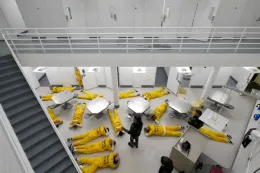 Netflix 释出《The New Stanford Prison Experiment》充满张力的官方预告 探讨「权力会否令人腐化」