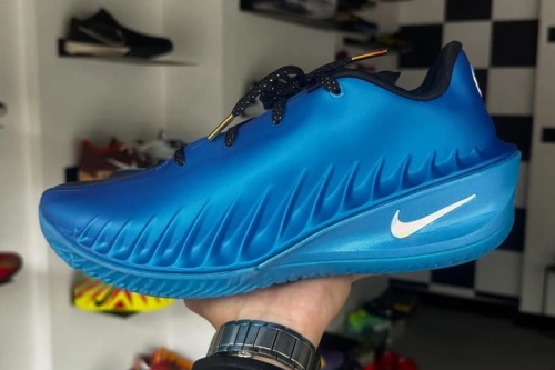 抢先开箱 Nike GT Cut 4「Metallic Blue」全新配色鞋款