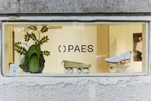 （ ）PAES 中国首家限时店登陆上海武康路