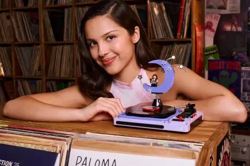 LEGO Editions 为 Olivia Rodrigo 量身打造 5 大主题套装，积木一砖一瓦拼出专属宇宙
