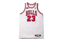 Michael Jordan 1998 年 NBA 总决赛第 3 战实战球衣将于 Pharrell 的 JOOPITER 拍卖
