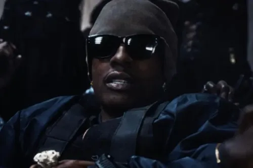 A$AP Rocky 最新「SWAT TEAM」音乐影片释出：从猎物反客为主变身猎人