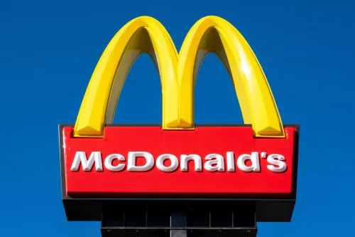 麦当劳 McDonald’s 以无人机直送餐点至上海滑板公园