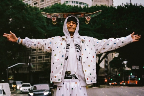 Supreme 与 Spitfire® 合作推出全新系列 Lookbook