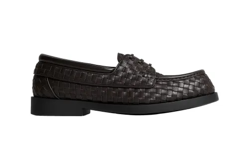 Bottega Veneta Pier Boat Shoe 以 Intrecciato 编织重塑粗犷暖季鞋履