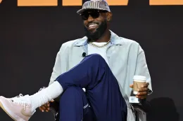LeBron James 率先公开预览 Nike LeBron 24「Chosen 1s」鞋款