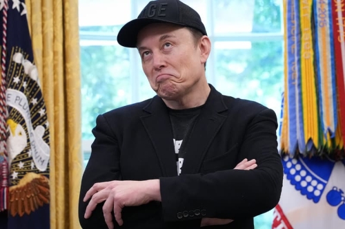 史上首位！消息称 Elon Musk 净资产突破 5,000 亿美元