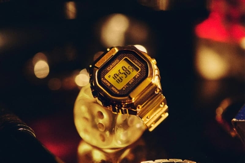 Casio 全新 CRW-001G-9JR 金色 Ring Watch 登场