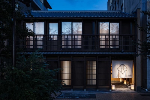 Studio Aluc 改造百年京都町家,打造成静谧 Nazuna Ryokan 旅宿
