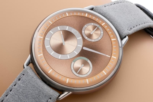 Ressence 首款玫瑰金 TYPE 1° 腕表正式登场