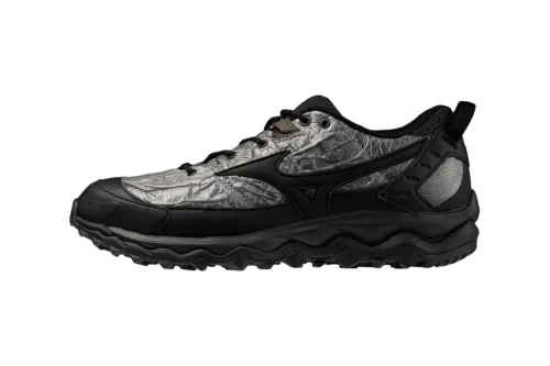 Han Kjøbenhavn 与 Mizuno 再度联乘，推出低调全黑 WAVE MUJIN TL 鞋款