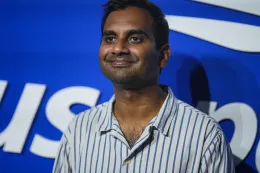 Aziz Ansari 全新栋笃笑特辑确认将于 2027 年在 Netflix 上线