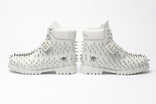 近赏 Bladee 与 Yung Lean 全尖刺客制 Timberland 6 寸靴