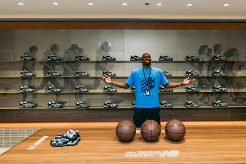 New Balance 携手费城 76 人球星泰里斯·马克西 Tyrese Maxey 完成首次中国行