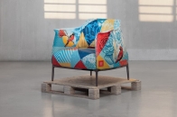 Shepard Fairey 重塑经典 Archibald 扶手椅：200 张限量艺术版