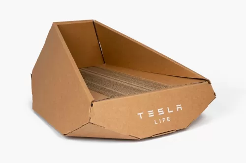 Tesla 推出 Cybertruck 多功能瓦楞纸猫窝