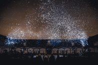 Ruinart 以生物光影装置点亮兰斯 Reims　打造梦幻「可持续」夜空