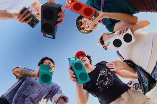 CMF 首推蓝牙喇叭，主打色彩美学、模组化与便携设计