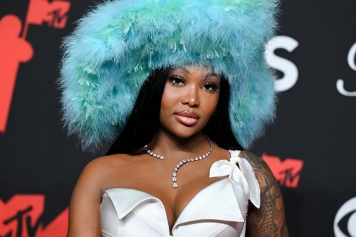 Summer Walker 最新专辑《Finally Over It》强势空降第 2 位