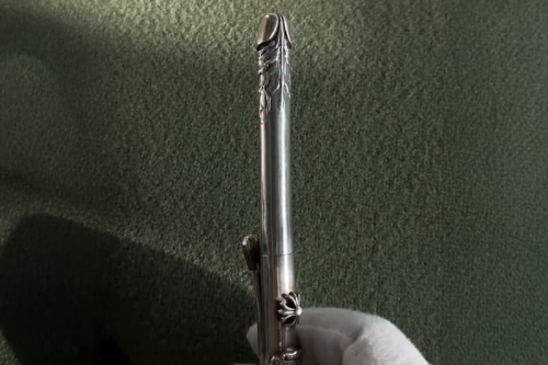 Justin Reed 预告 Chrome Hearts 纯银「阳具」三色笔即将上架