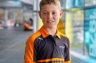 McLaren 破纪录签下最年轻天才车手　超越 Lewis Hamilton 壮举