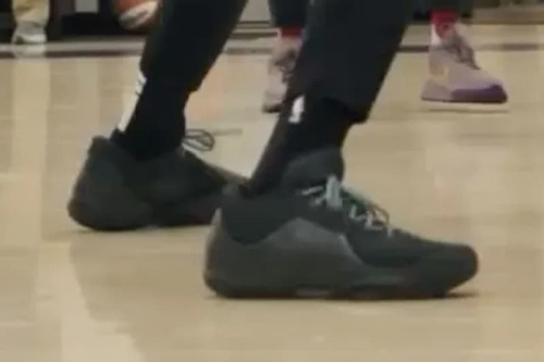 LeBron James 率先曝光个人全新签名战靴 Nike LeBron 23