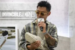 INVINCIBLE® × MADNESS × ASICS 三方联名于 ASICS 上海旗舰店率先发售