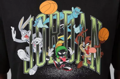 Jordan Brand 推出全新服饰系列庆祝《Space Jam》30 周年