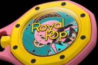 Royal Pop：Audemars Piguet × Swatch 破框联名，把腕表变成「玩味怀表」