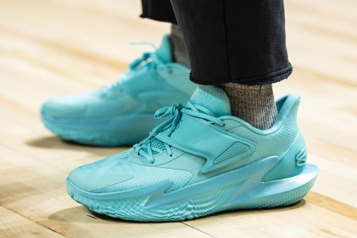 De'Aaron Fox 最新签名战靴 Under Armour Curry Fox 2 率先曝光