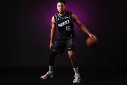 Devin Booker 于 Phoenix Suns 媒体日率先曝光 Futura × Nike Book 2 鞋款