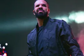 Drake《ICEMAN》Spotify 串流 3 周破 10 亿，成为第 18 张破关神作